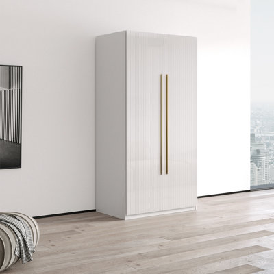 Armoire en bois manufacturé Brazeal
