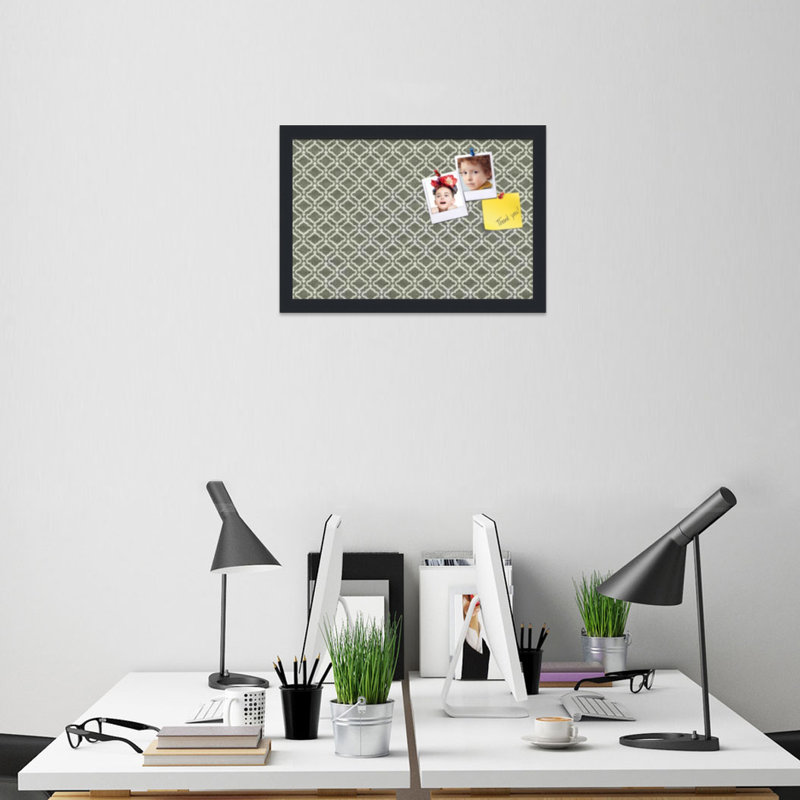 Tableau d’affichage mural 22 po x 32 po hêtre, Noir