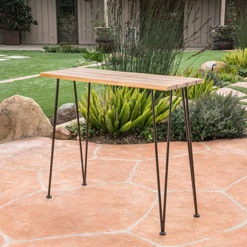 Table de bar en bois avec structure en fer pour les fêtes et les rassemblements extérieurs