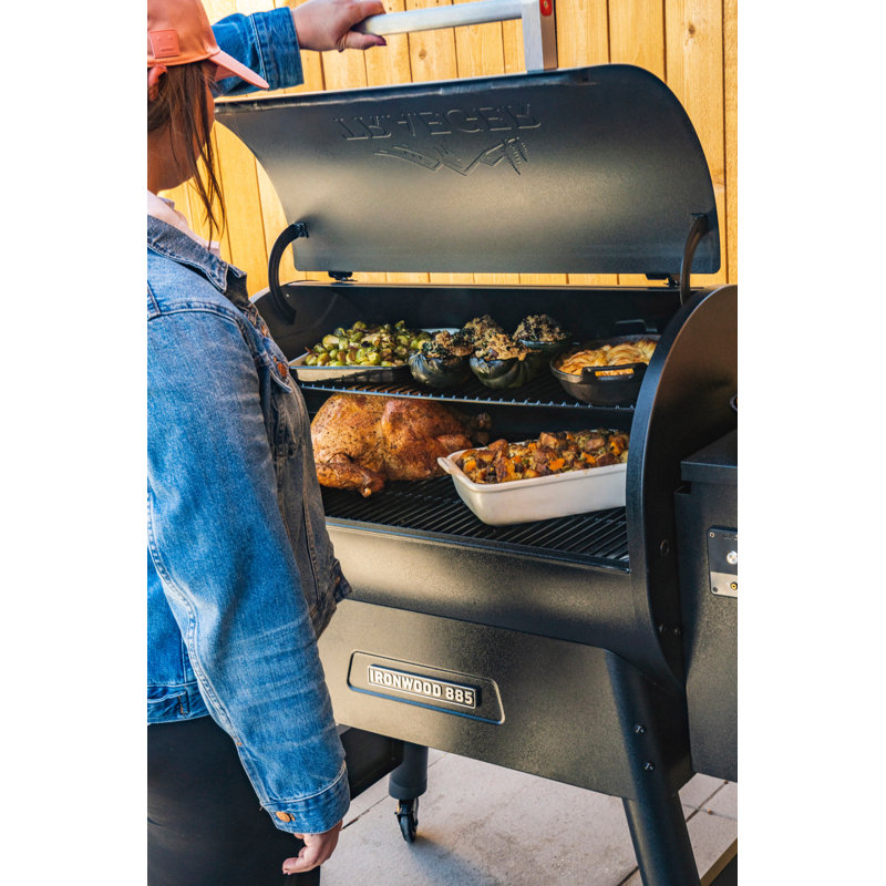Traeger Ironwood 885 Wood Pellet Grill