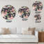 Horloge murale à motif de roses rétro sur fond bleu foncé-762439464