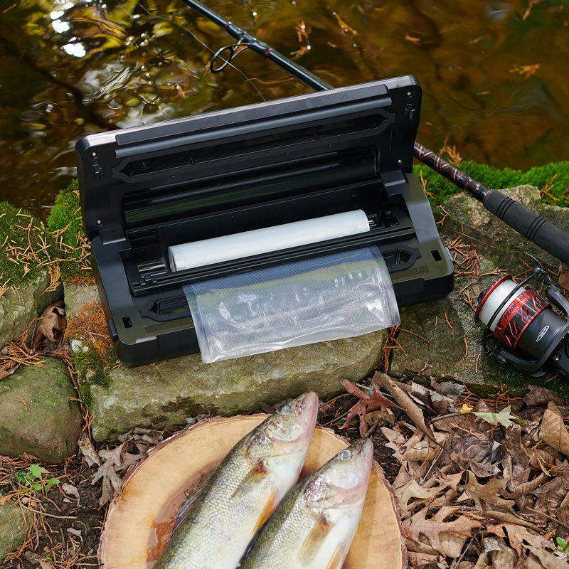LEM MaxVacGo Black/Silver Food Vacuum Sealer