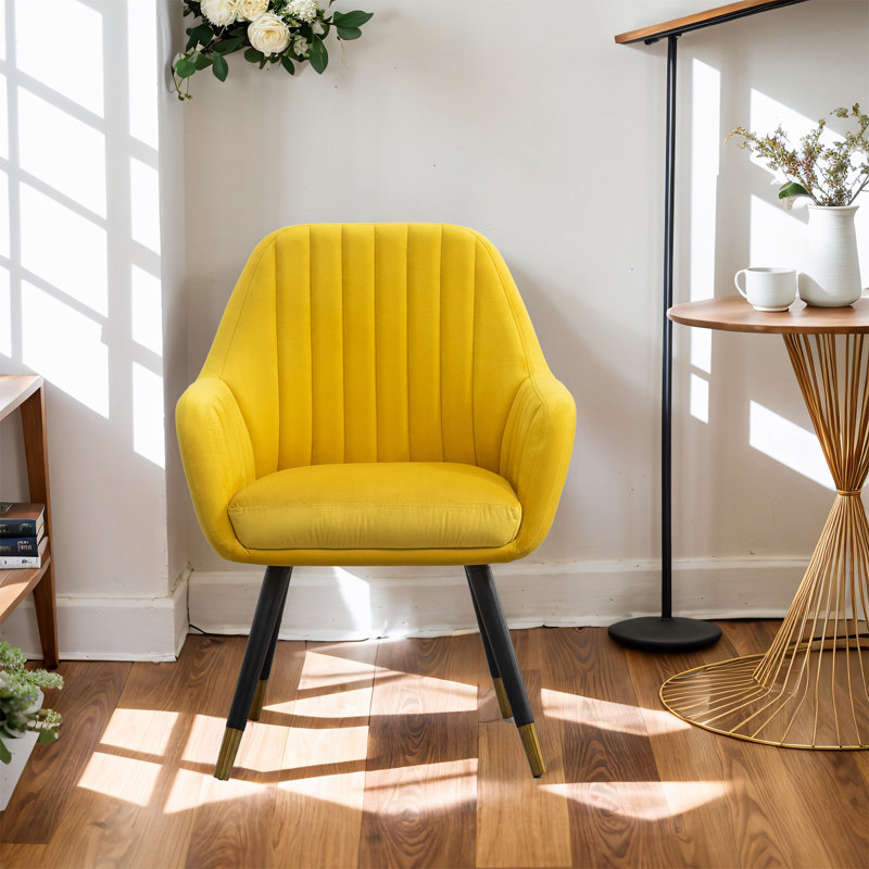 Fauteuil capitonné Quentavious CAL117 de 25,48 po de largeur, Polyester jaune