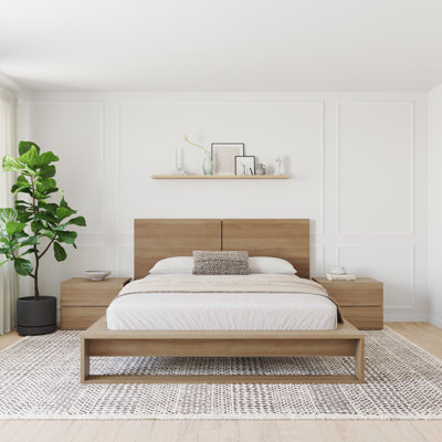 Johnnie Queen Size 4 Piece Bedroom Set by Hokku Designs
