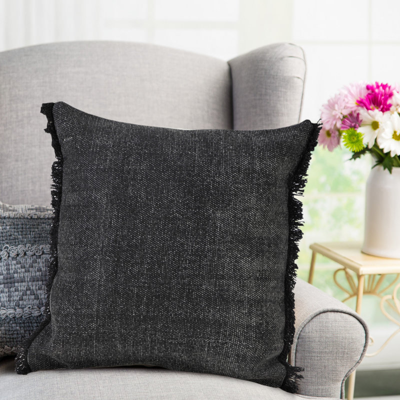 Housse de coussin en coton Neera Adobe, Noir de jais