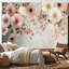 Adhésif mural aquarelle en spirale avec fleurs flottantes éthéréales
