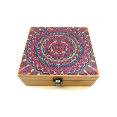 Boîte de rangement avec couvercle à charnière