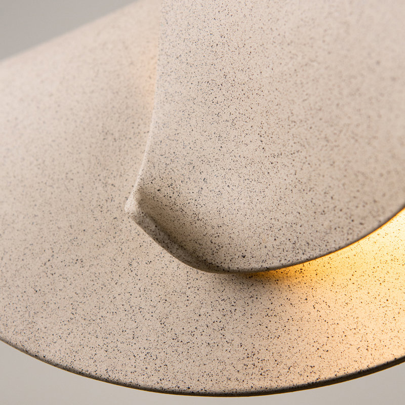 Shado Pendant, Sand