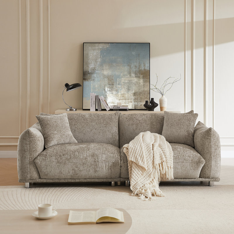Canapé rembourré de 85 po avec coussins décoratifs disponible dans le salon, Gris chenille