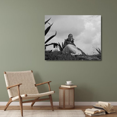 Red Barrel Studio® Vintage Photography Gallery Wrapped Canvas Art Titled: Frida Kahlo