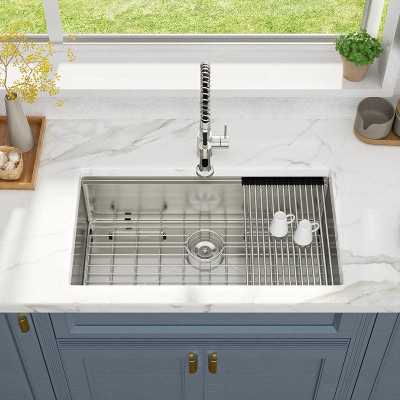 Évier de cuisine encastré à cuve simple en acier inoxydable de calibre 16 L 33 po x l 19 po
