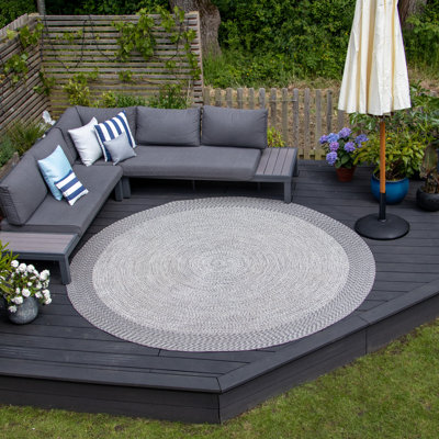 Rayan Small Handwoven Round Indoor/Outdoor Rug in Grey