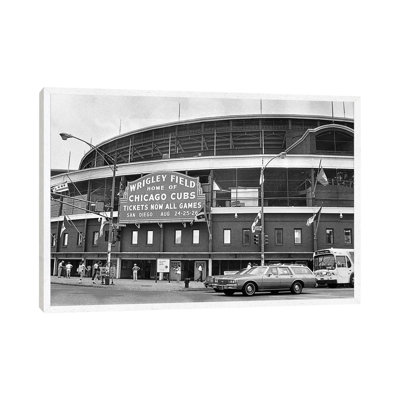 Chicago: Wrigley Field - Print on Canvas