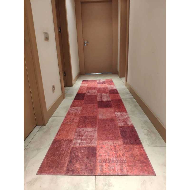 Tapis rouge antidérapant en polyamide Firenze, Rectangle 2 pi 7 po x 6 pi 7 po