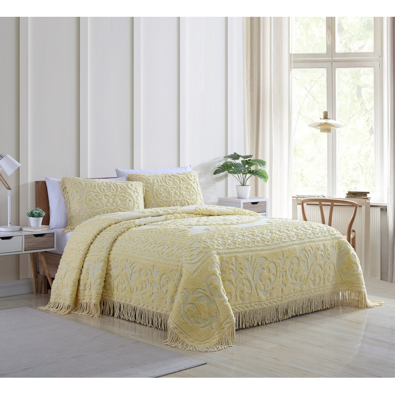Medallion Cotton Farmhouse / Country Quilt, Queen, Yellow