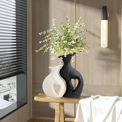 Black And White Vase Heart-Shaped Ceramic Vase