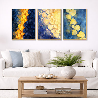 «Ethereal Cascade of Seashells - Yellow Seashells», impression sur toile à 3 panneaux