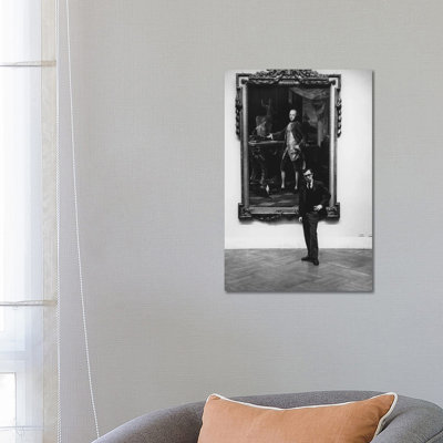 Woody Allen at the Met (NYC, 1963) by Ruth Orkin - Photograph Print on Canvas
