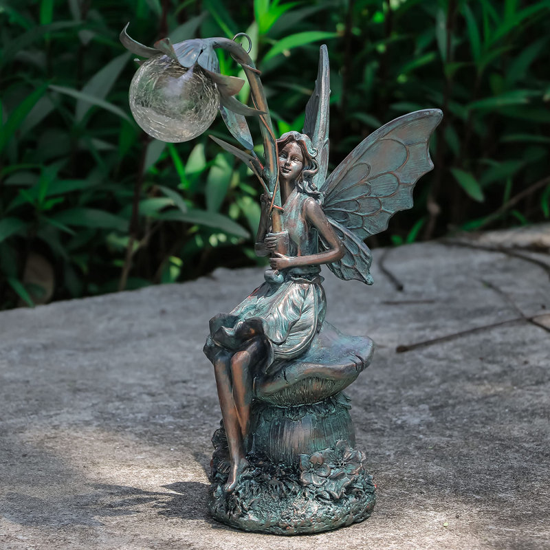 Figurine de jardin fée