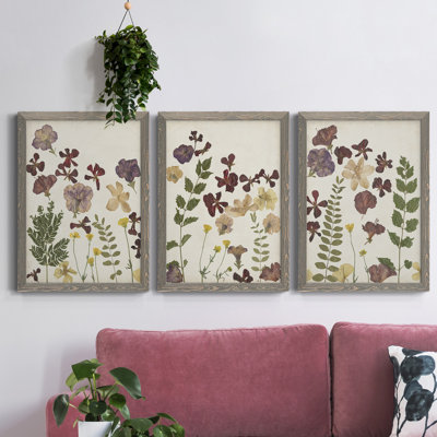 Pressed Flower Arrangement IV - Ensemble de 3 peintures sur toile encadrées