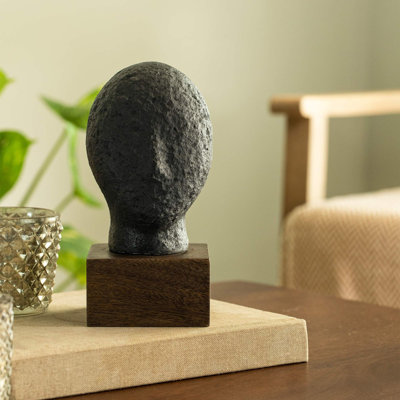 Figurines & Sculptures