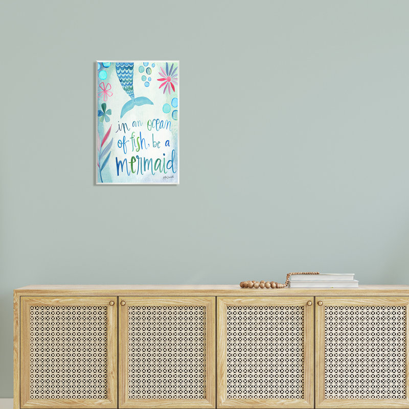 «Be A Mermaid Motivational Ocean Quote Flower Blossoms» par Katie Doucette, impression sur toile