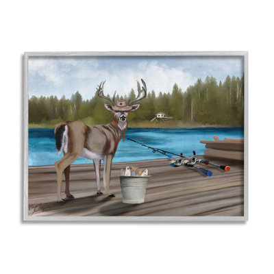 «Funny Fisherman Deer Camp Lake» par Elizabeth Medley - cadre flottant, impression sur bois