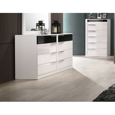 Cuyuna 57.5'' W 8 - Drawer Dresser
