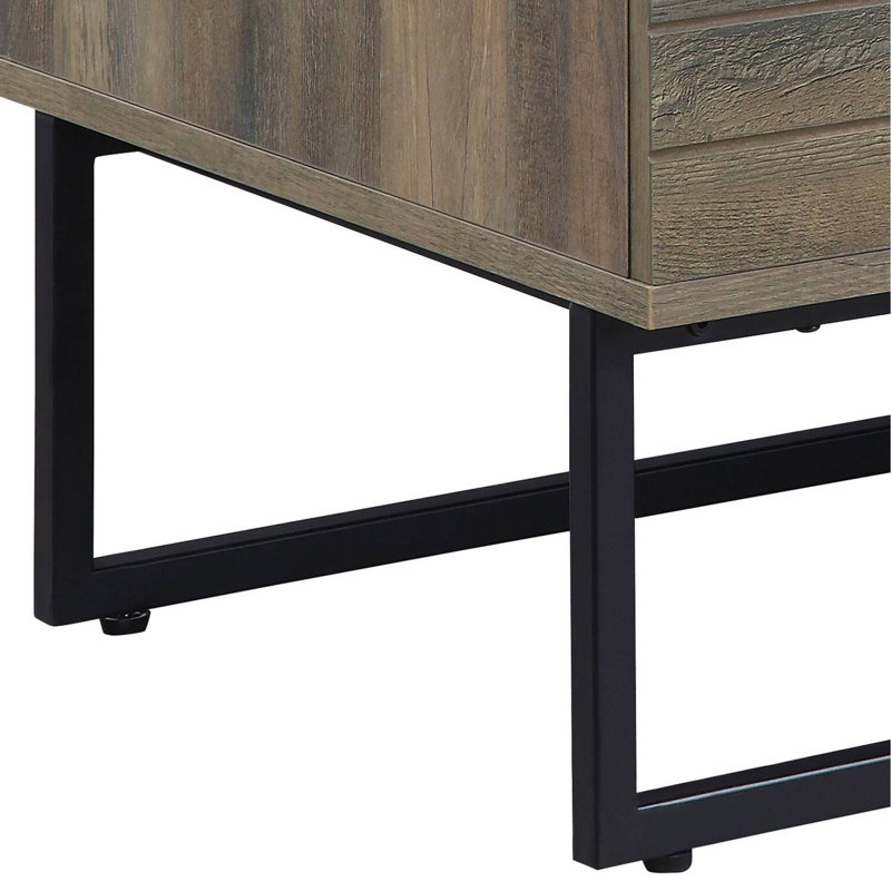 Table basse avec aspect chêne rustique et rangement pratique en bois et métal