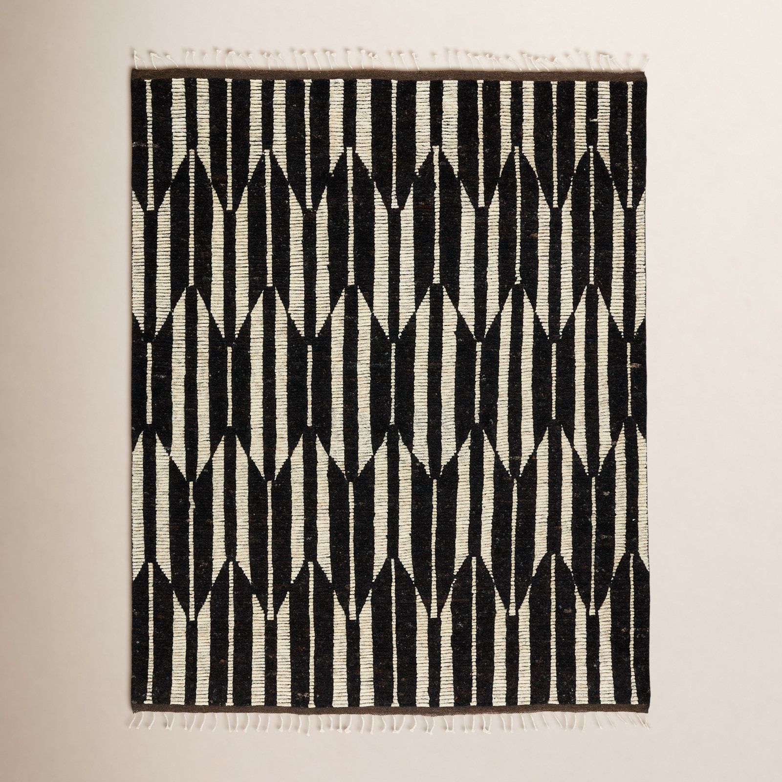 Wesler Handmade Wool Dark Brown/Ivory Rug, Rectangle 10' x 14'
