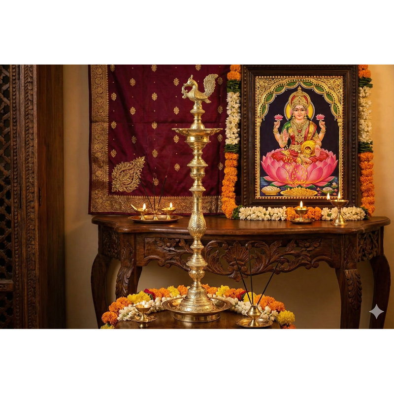Lampe paon en laiton éblouissante 33 "(lampe Annam) - Diya à l'huile à plusieurs niveaux faite à la main pour décor de temple, de vestibule et de luxe artistique