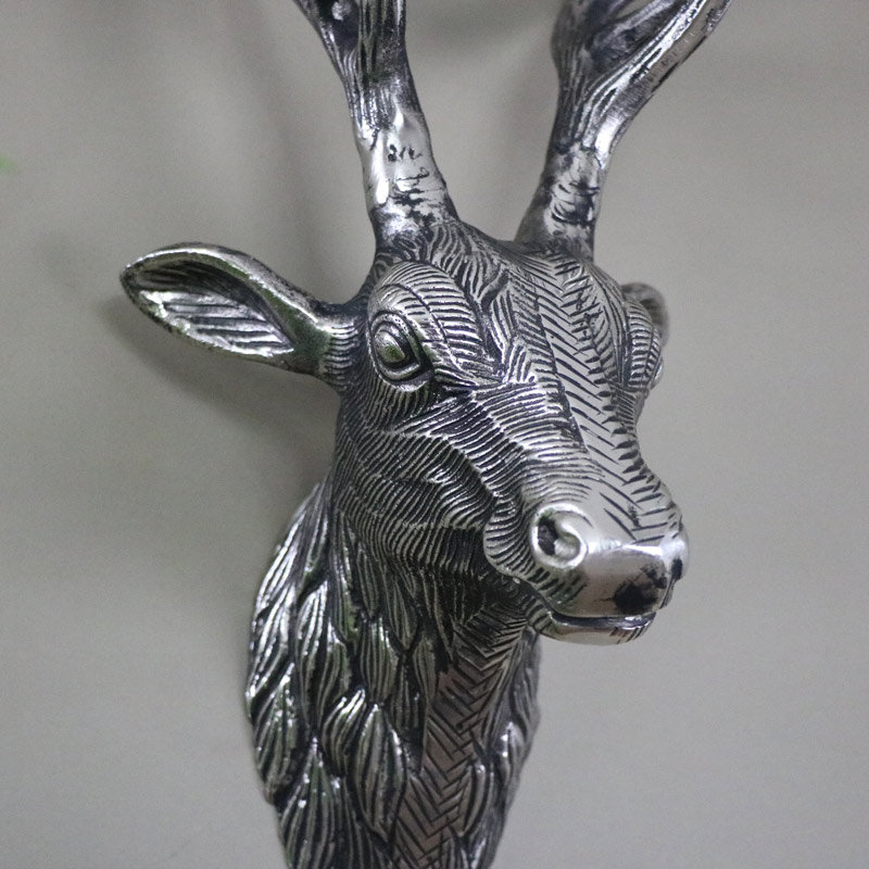 Wall Decor on Metal, Silver