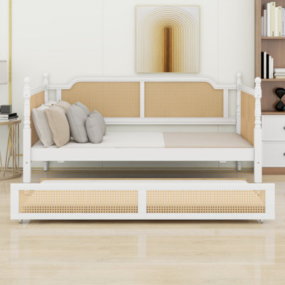 Lit de jour minimaliste en rotin avec couchette