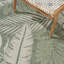 Tapis d'intérieur / extérieur en polypropylène tissé à plat à motif floral vert / ivoire Bertine-637234480