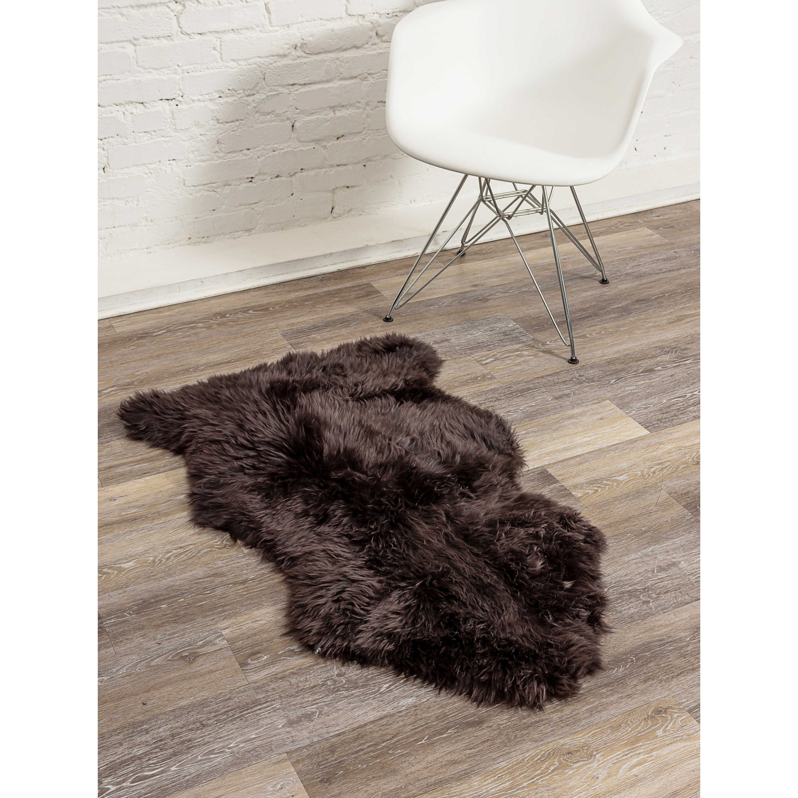 Izola Chocolate Handmade Sheepskin Rug, Novelty 2' x 3'