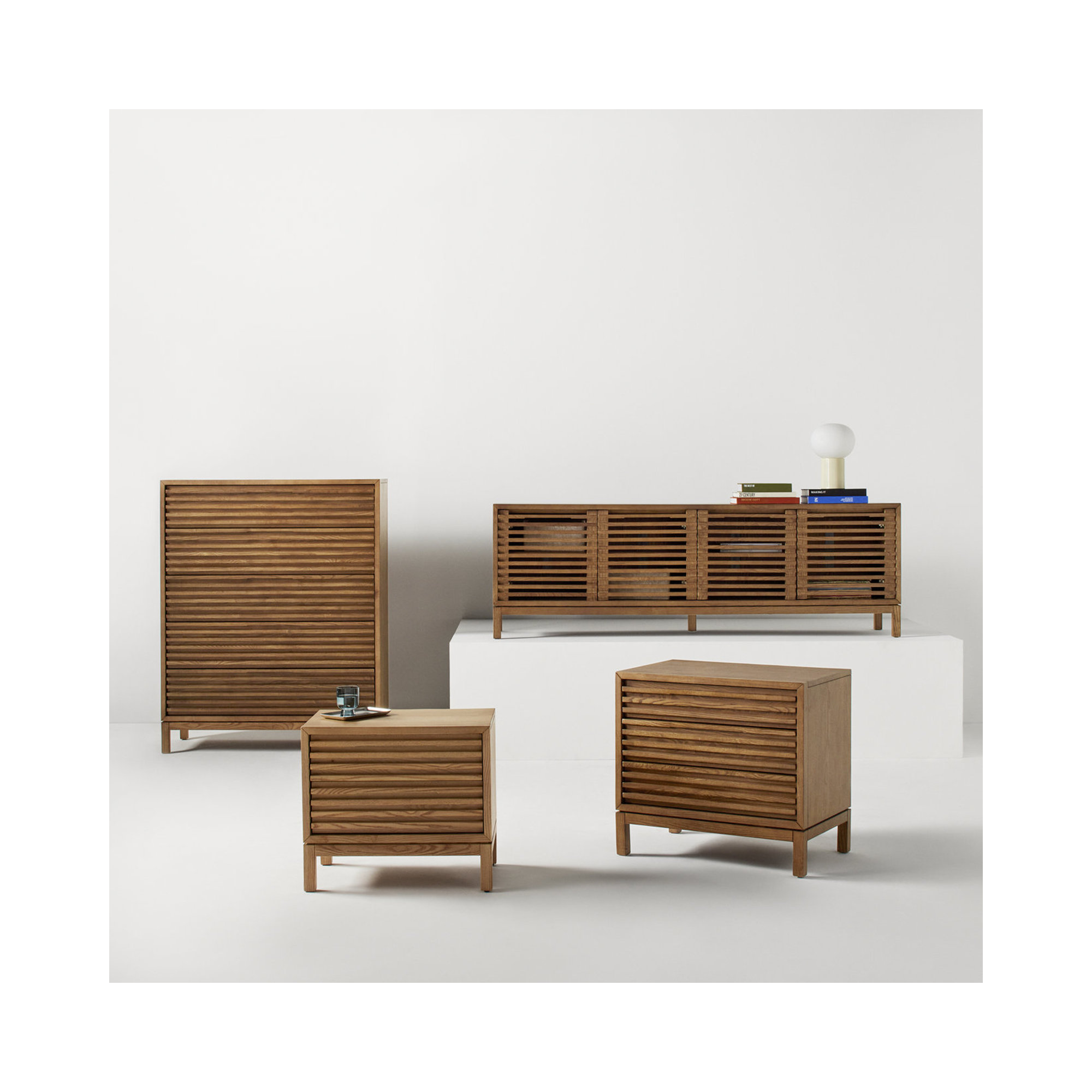 Finnian 5 - Drawer Dresser, Walnut