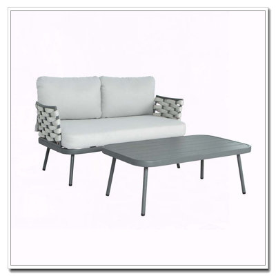 Causeuse et table en acier