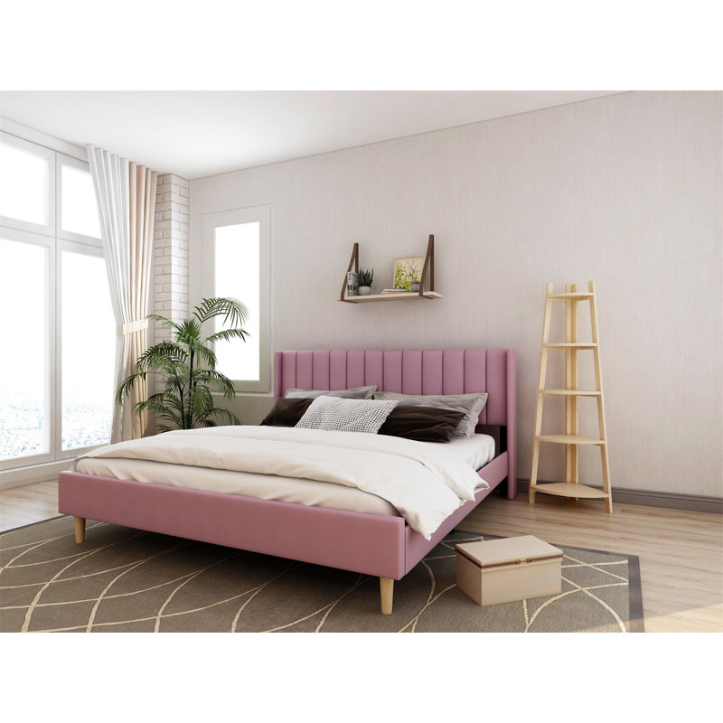 Lit plateforme tapissier avec tête de lit à oreilles Eriksay, Velours rose pâle, Très grand