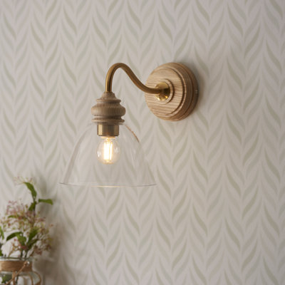 Cotswold Wall finished in Ash wood