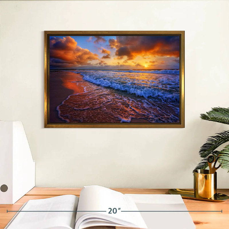 Nuage enveloppant la côte de l'océan, Cadre flottant doré, 31 po x 21 po