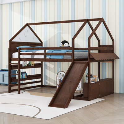 Lit mezzanine en bois avec glissade intégrée, armoire, barrières de sécurité sur toute la longueur et bibliothèque à plusieurs niveaux