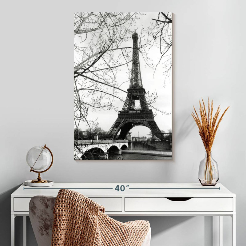Tour Eiffel le long de la seine, H 30 po x l 20 po