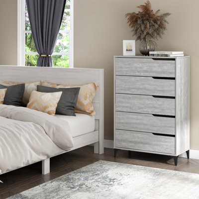 Norcross 5 Drawer 31'' W Dresser
