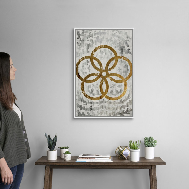 Cinq bagues dorées-feuilles d’or-reproduction d’art sur toile, Cadre blanc, H 32 po x l 22 po x P 1,75 po