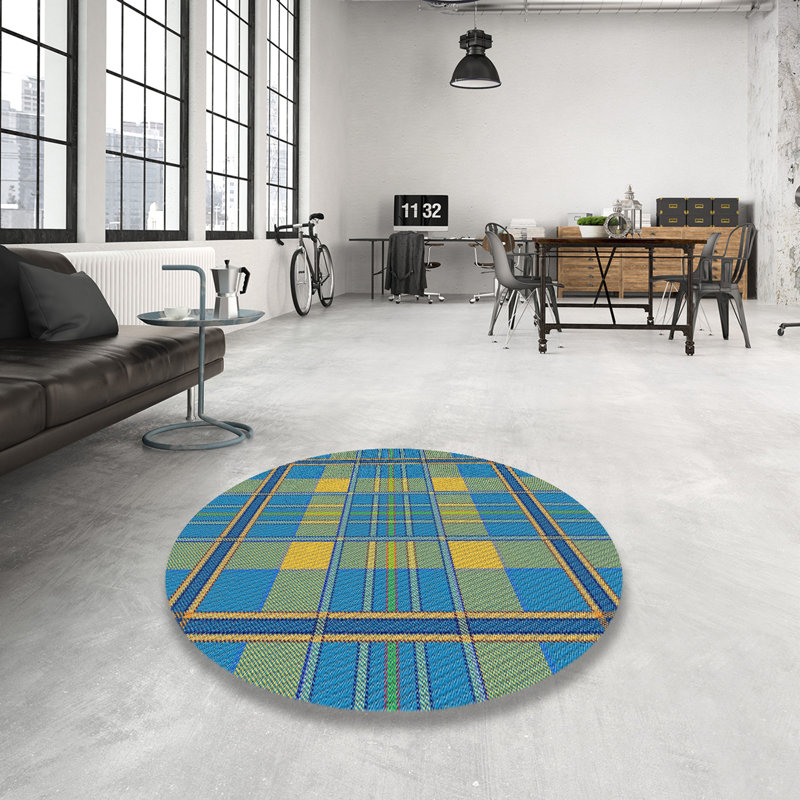 Plaid Indoor Rug, Round 6'