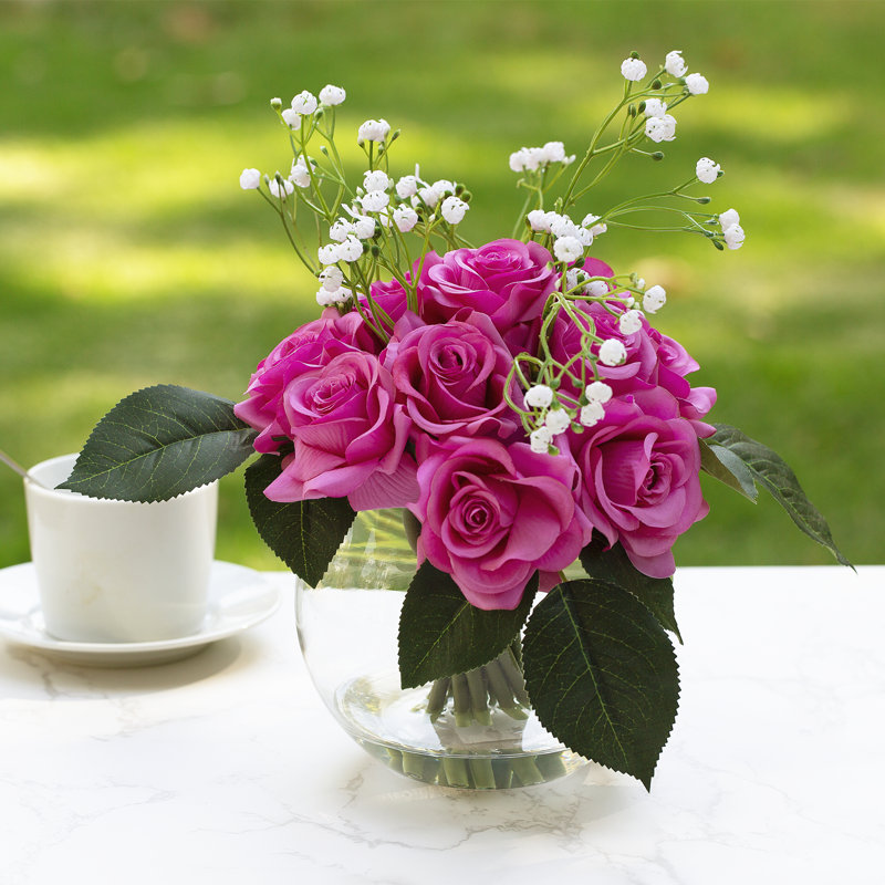 Mélange de fleurs dans un vase, Fuchsia