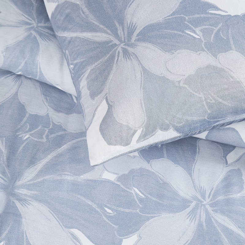 Vince Camuto Organic Floral Duvet Set, King Duvet Cover + 2 Shams, Blue Floral