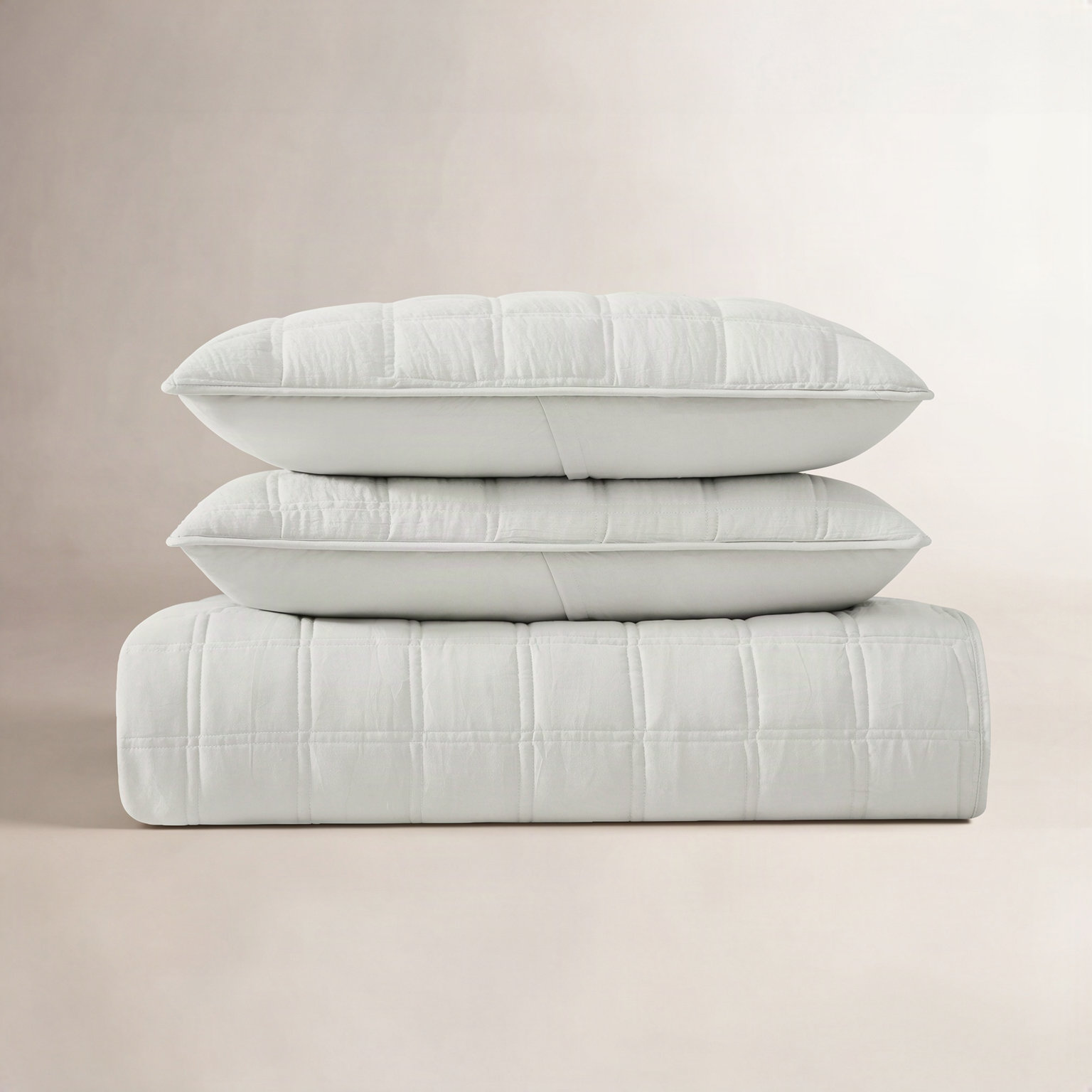 Reta Quilt Set, Queen Quilt + 2 Standard Shams, Gray