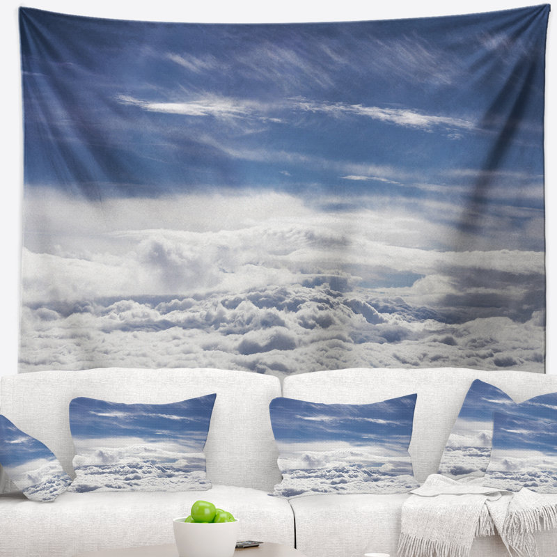 Tapisserie paysage vol au-dessus de nuages lumineux, H 50 po x l 60 po
