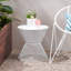 Table d'appoint avec motif en maille Breezy et silhouette arrondie, pour un décor moderne et intemporel.-1885535365